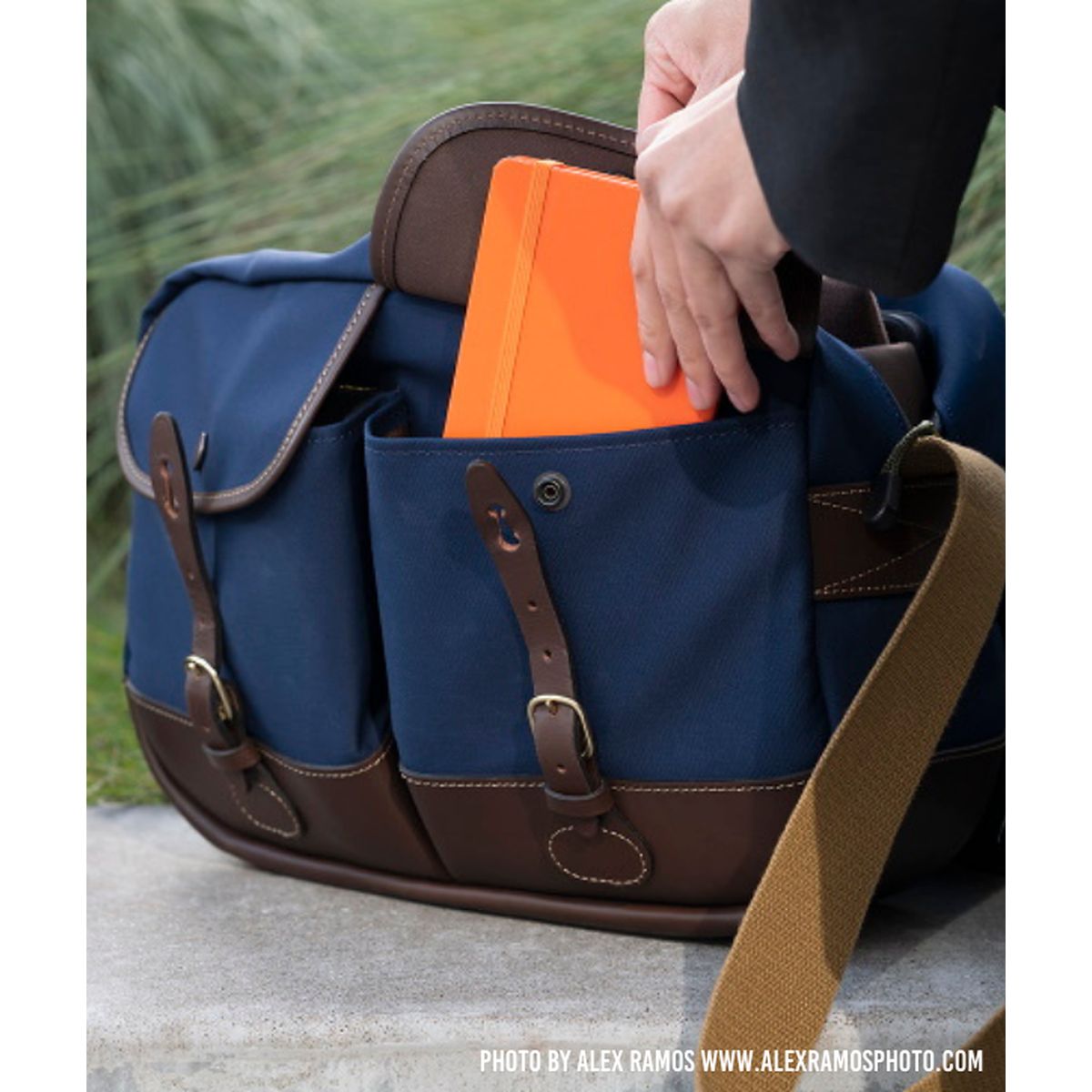 Billingham Mini Eventer Kamera / Tablet Tasche - Schwarz FibreNyte / Schwarzes Leder