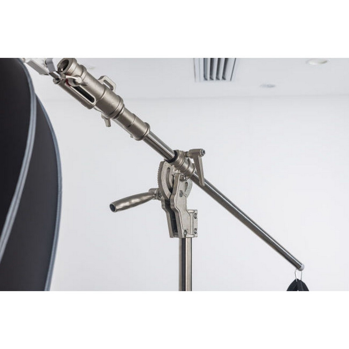 Falcam 3095 Professional Studio Geartree mit Ausleger-Armen auf Rollen