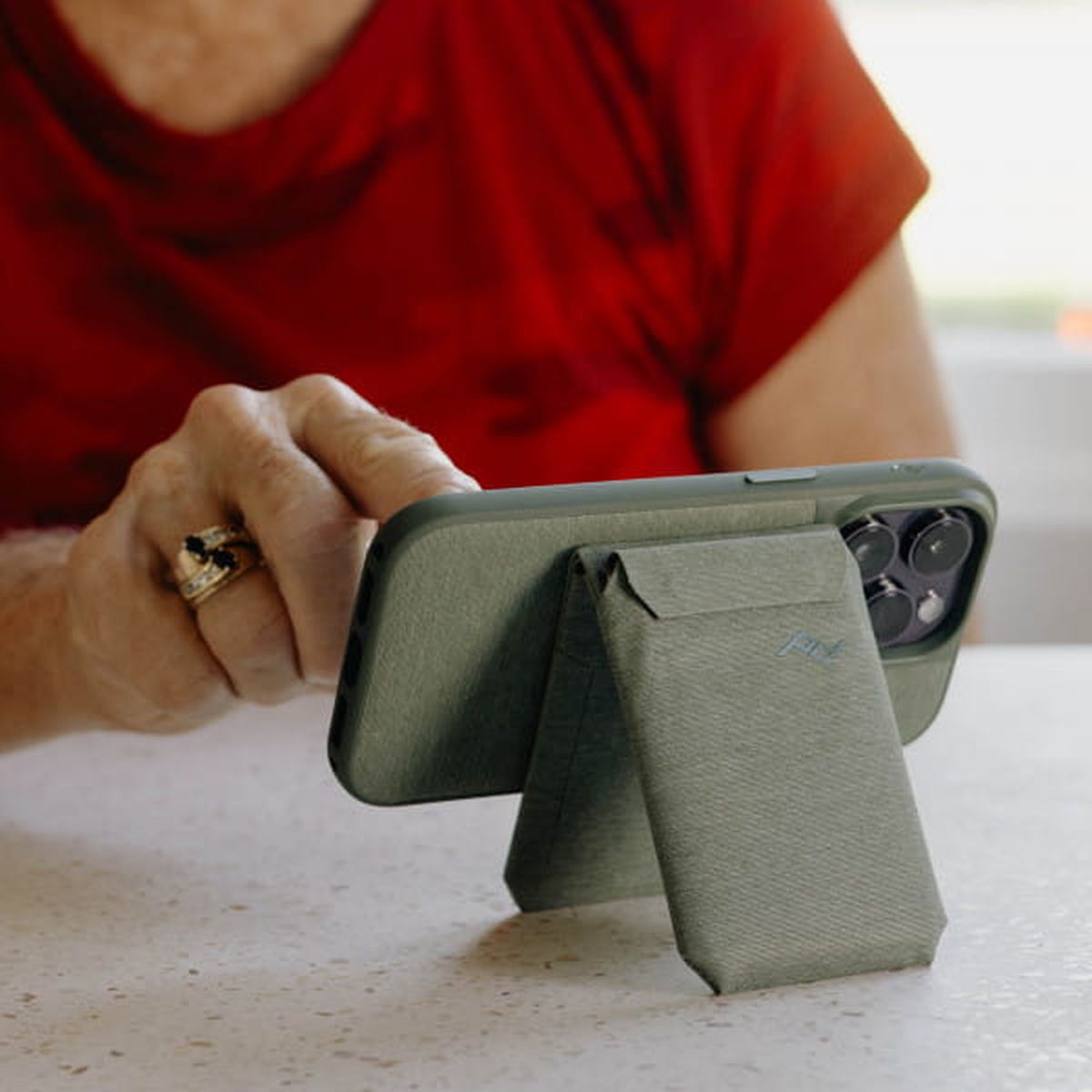 Peak Design Mobile Wallet Stand Sage